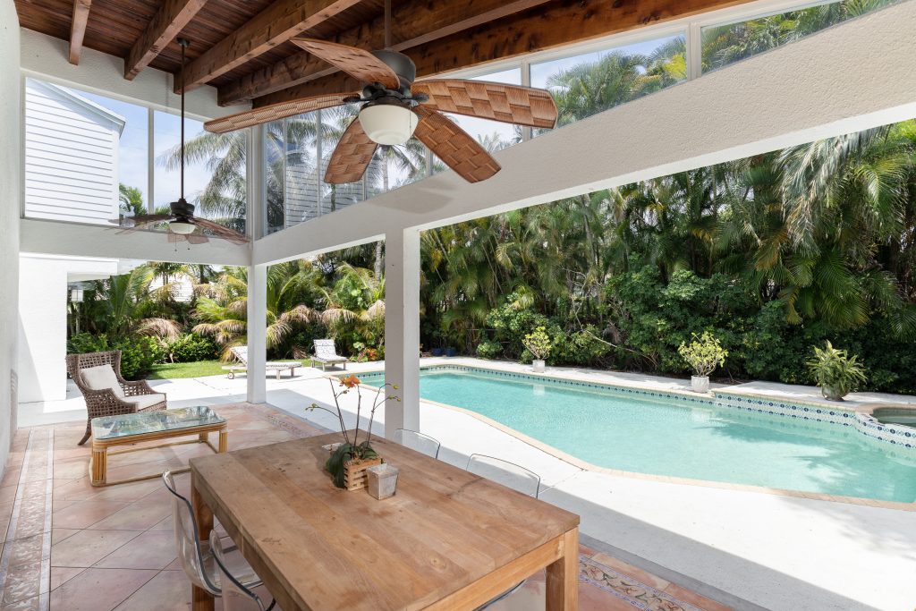 comment organiser un pool house pour profiter pleinement de votre espace exterieur 1